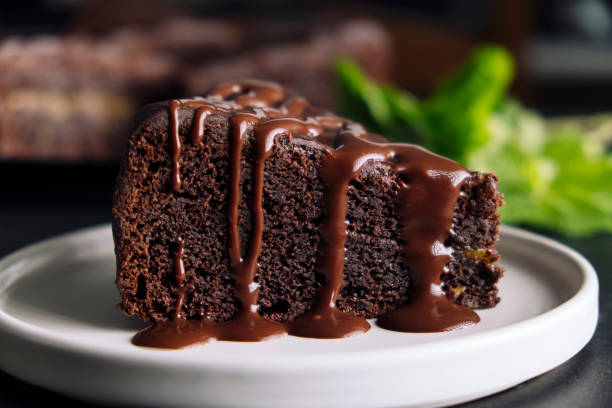 Bolo de chocolate úmido e intenso